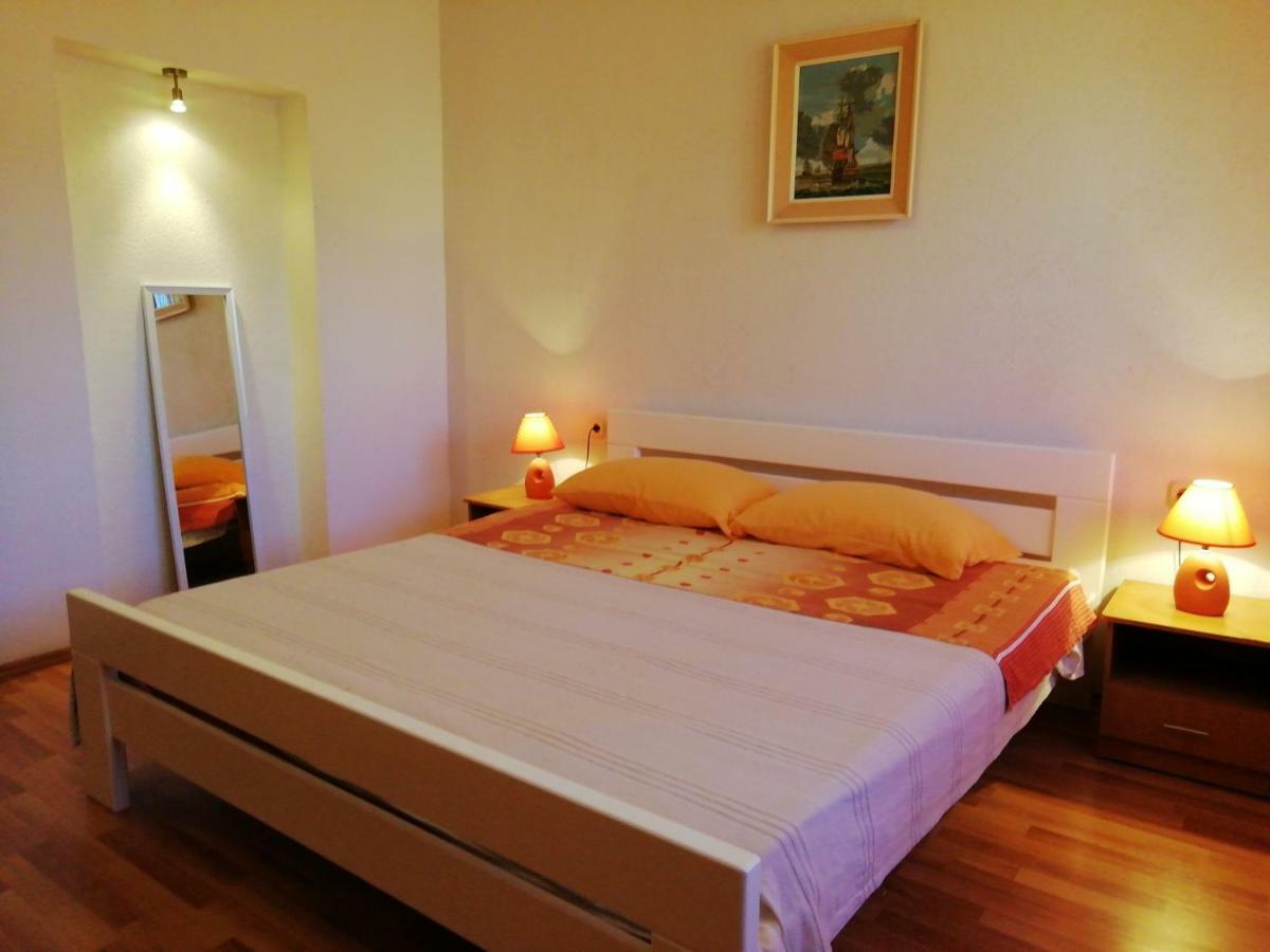 Apartments Jadranka Ivana Pula Buitenkant foto