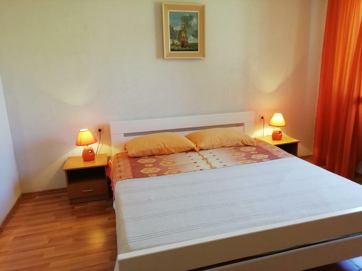 Apartments Jadranka Ivana Pula Buitenkant foto